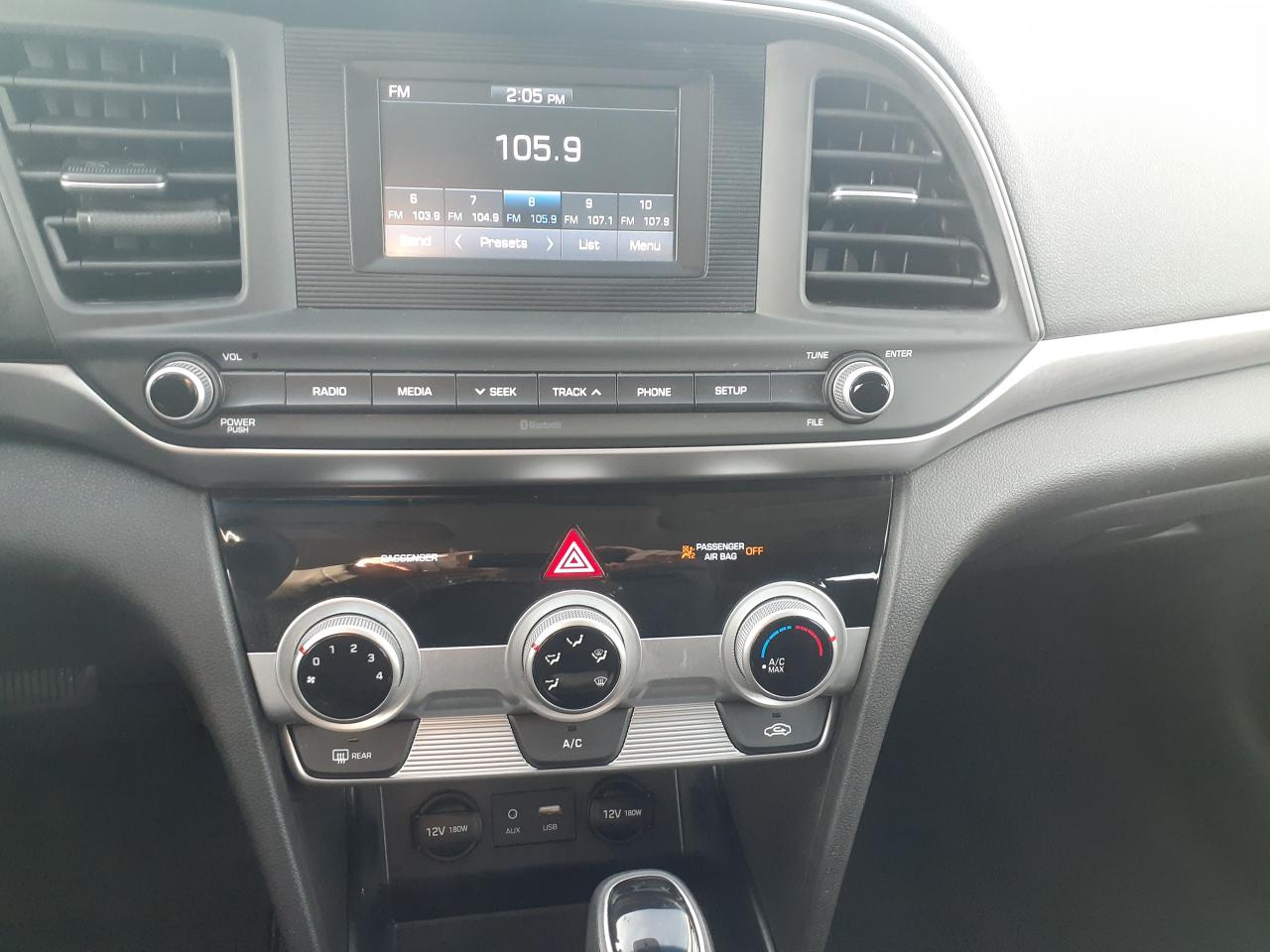 2020 Hyundai Elantra Essential, BU Cam, Heated Seats, Remote Start - Photo #17