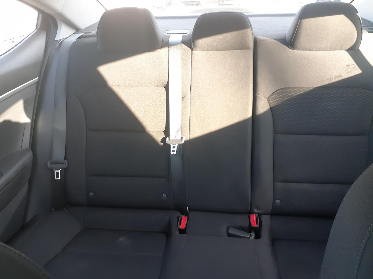 2020 Hyundai Elantra Essential, BU Cam, Heated Seats, Remote Start - Photo #14
