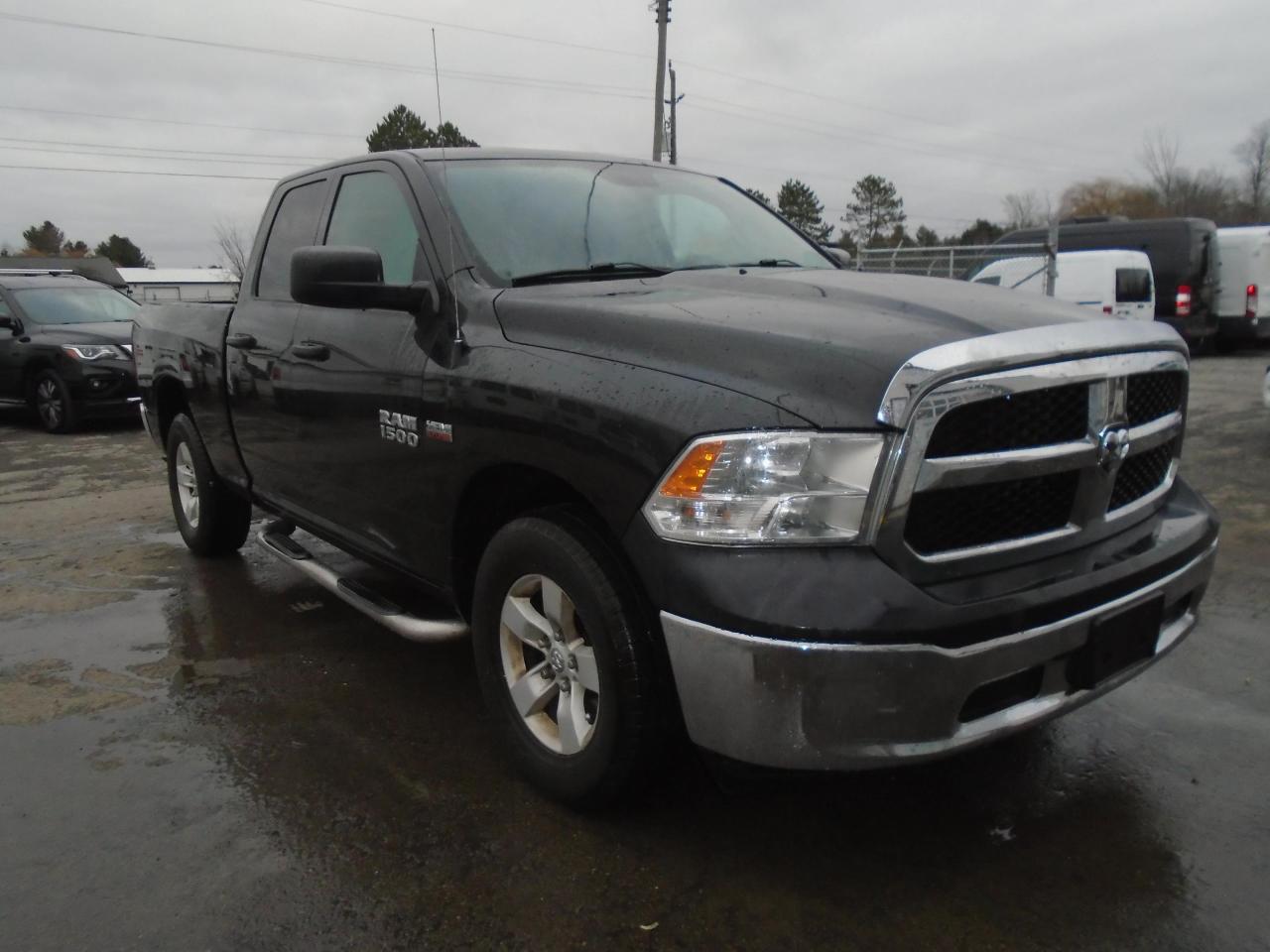 2016 RAM 1500 4WD Quad Cab 140.5  ST - Photo #2