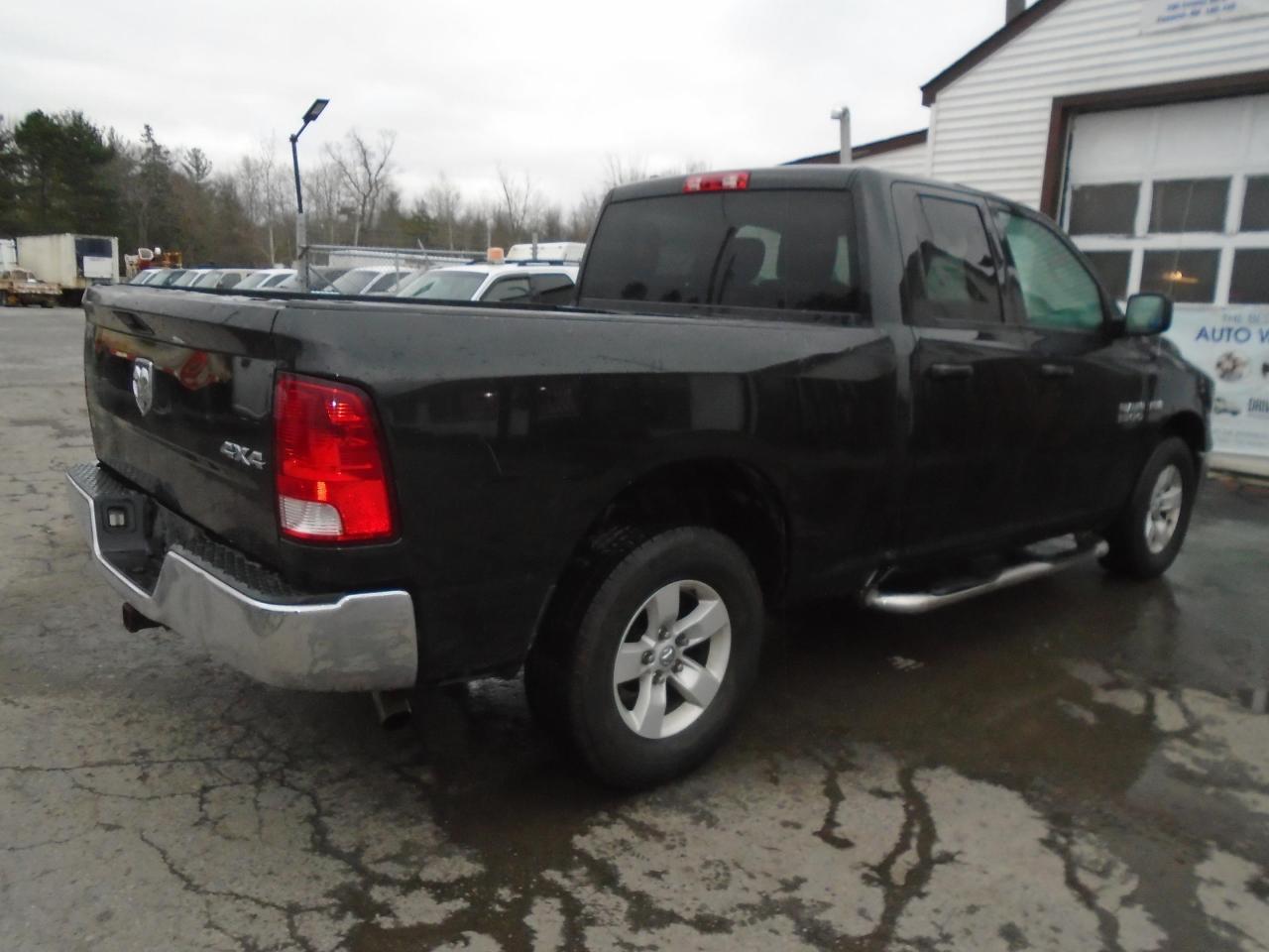 2016 RAM 1500 4WD Quad Cab 140.5  ST - Photo #5