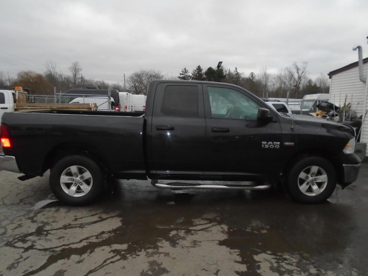 2016 RAM 1500 4WD Quad Cab 140.5  ST - Photo #8