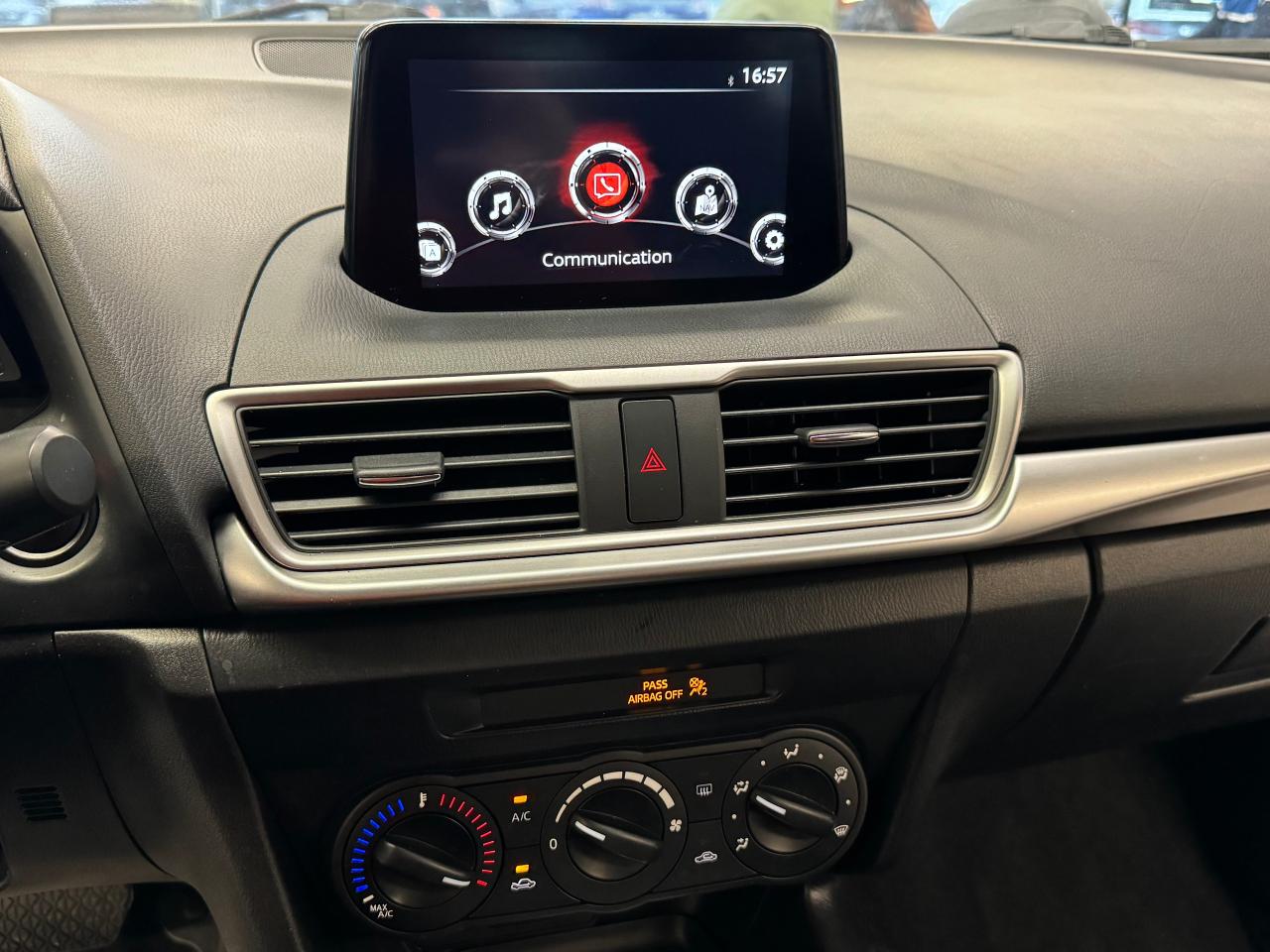 2018 Mazda MAZDA3 GX Sport+Camera+A/C+New Tires+CLEAN CARFAX - Photo #10