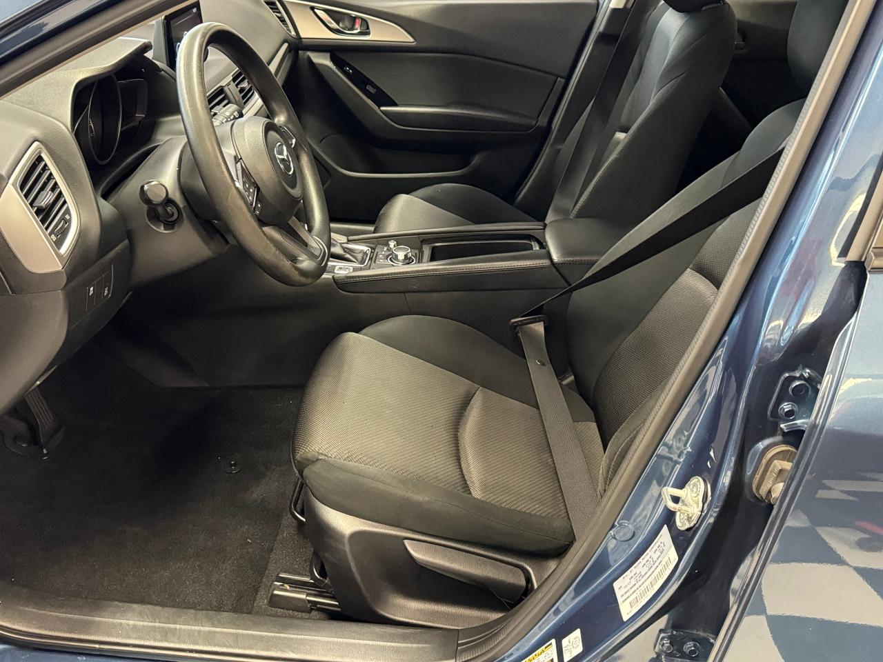 2018 Mazda MAZDA3 GX Sport+Camera+A/C+New Tires+CLEAN CARFAX Photo20