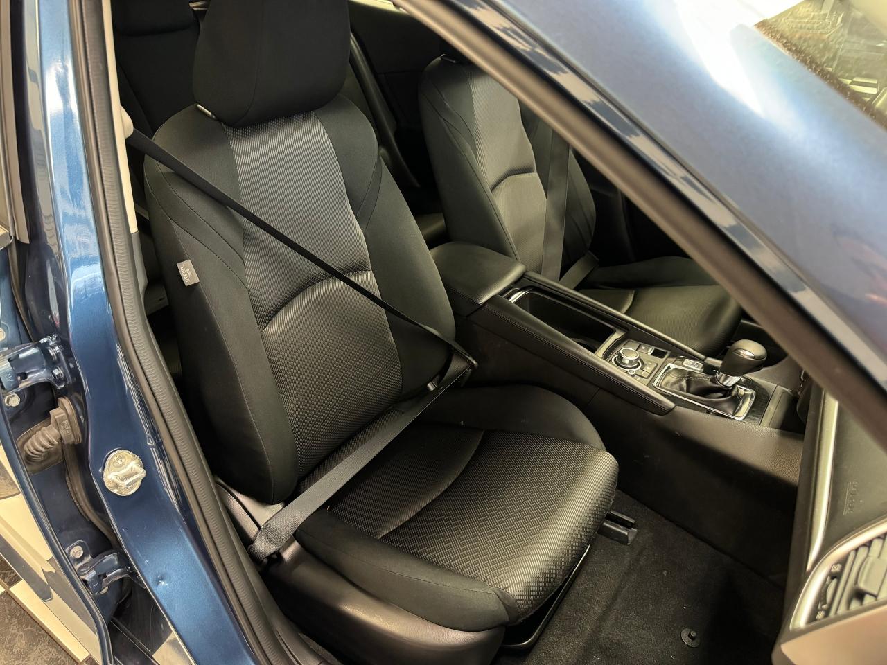 2018 Mazda MAZDA3 GX Sport+Camera+A/C+New Tires+CLEAN CARFAX Photo24