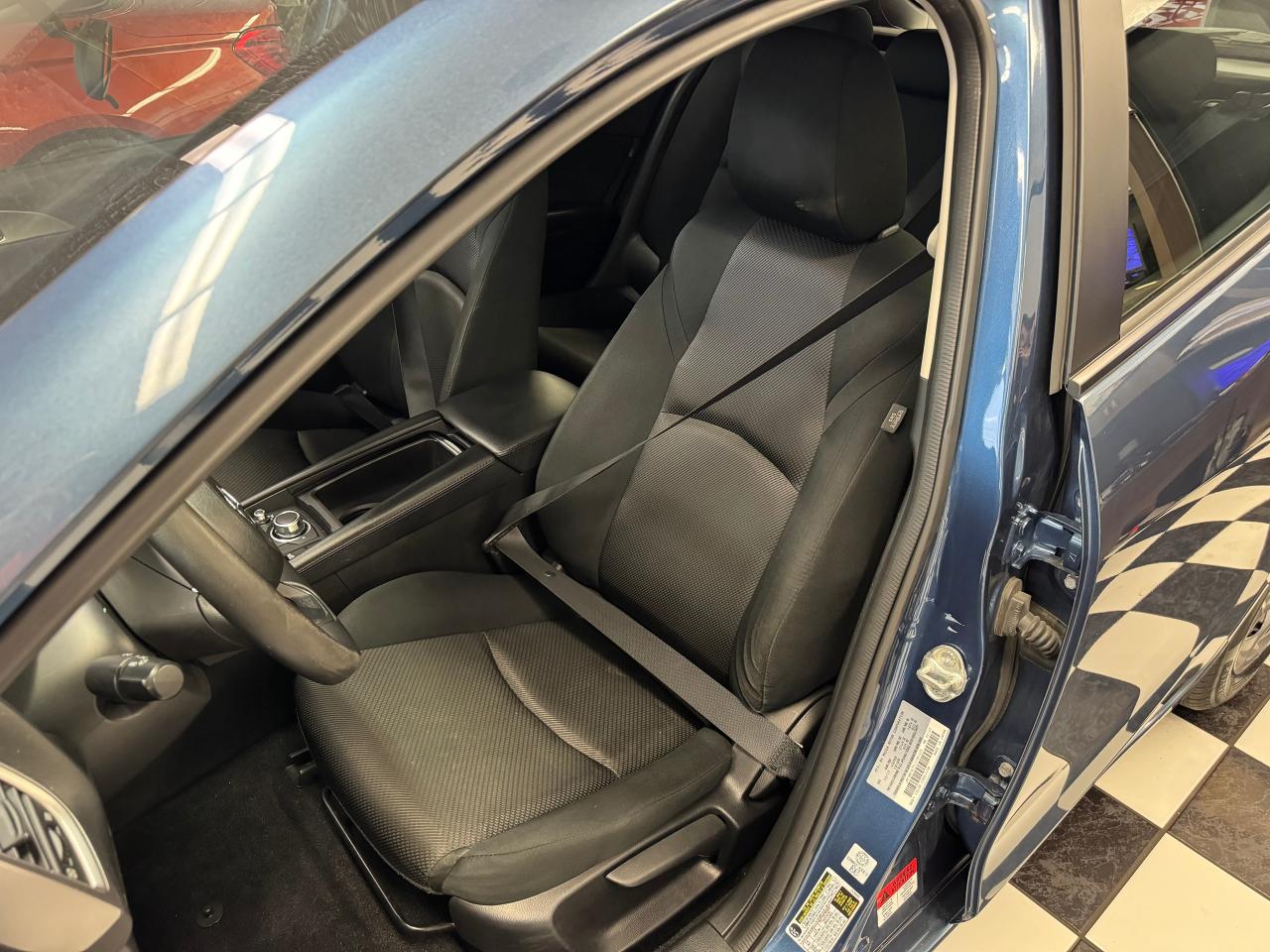 2018 Mazda MAZDA3 GX Sport+Camera+A/C+New Tires+CLEAN CARFAX - Photo #21