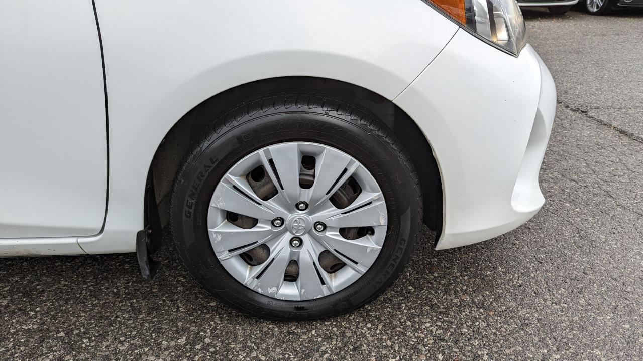 2015 Toyota Yaris LE - Photo #5