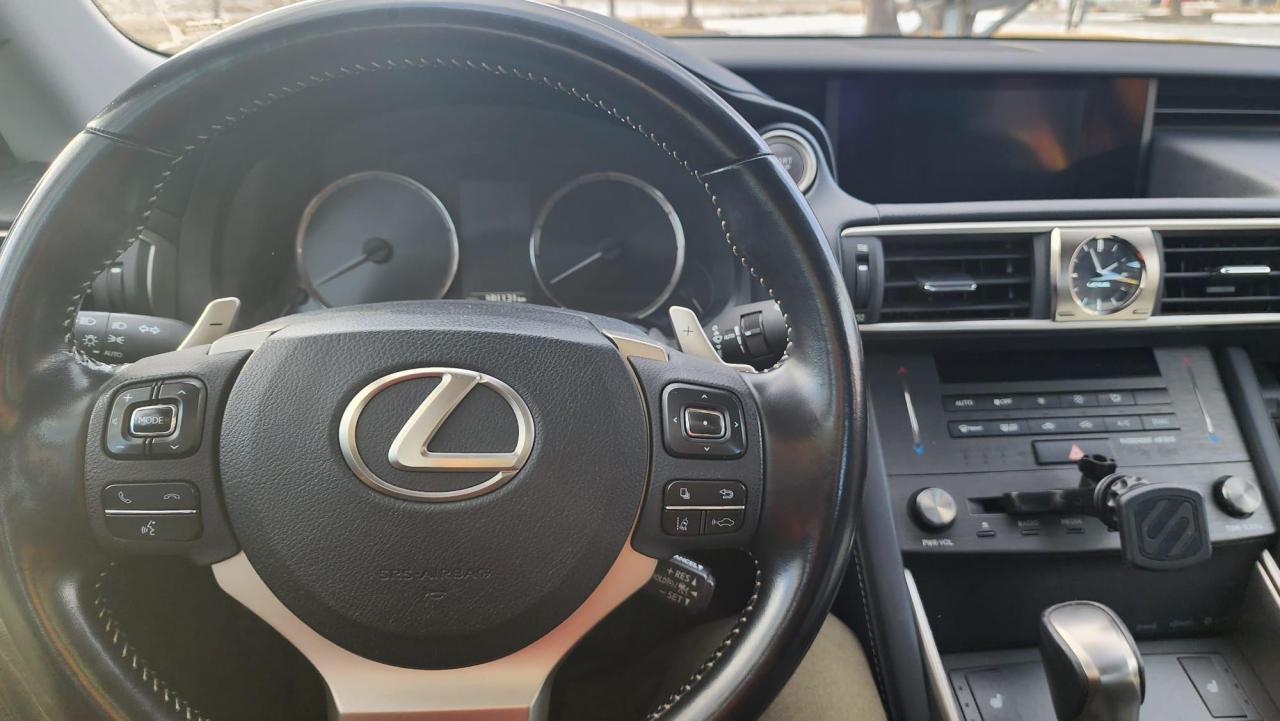 2020 Lexus IS IS300-Push button Start-Back up Cam-Leather - Photo #12