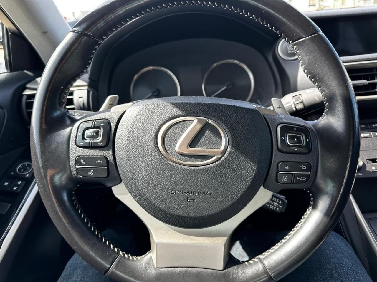 2020 Lexus IS IS300-Push button Start-Back up Cam-Leather - Photo #13