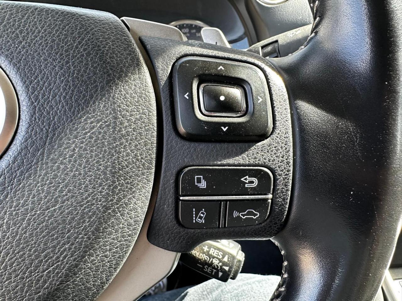2020 Lexus IS IS300-Push button Start-Back up Cam-Leather - Photo #15