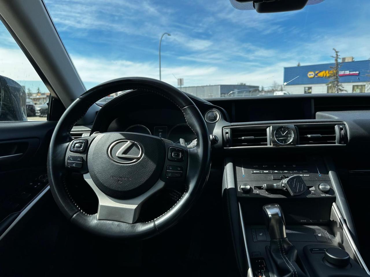 2020 Lexus IS IS300-Push button Start-Back up Cam-Leather - Photo #16