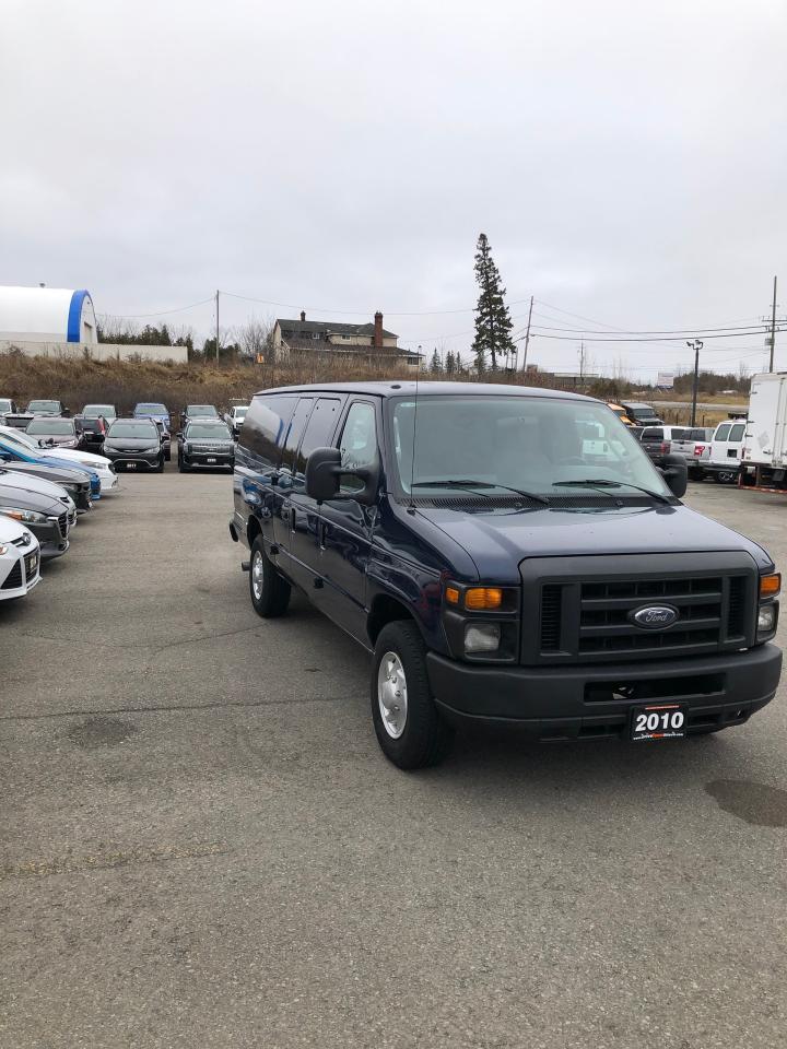 2010 Ford Econoline E-350 Super Duty Ext - Photo #5