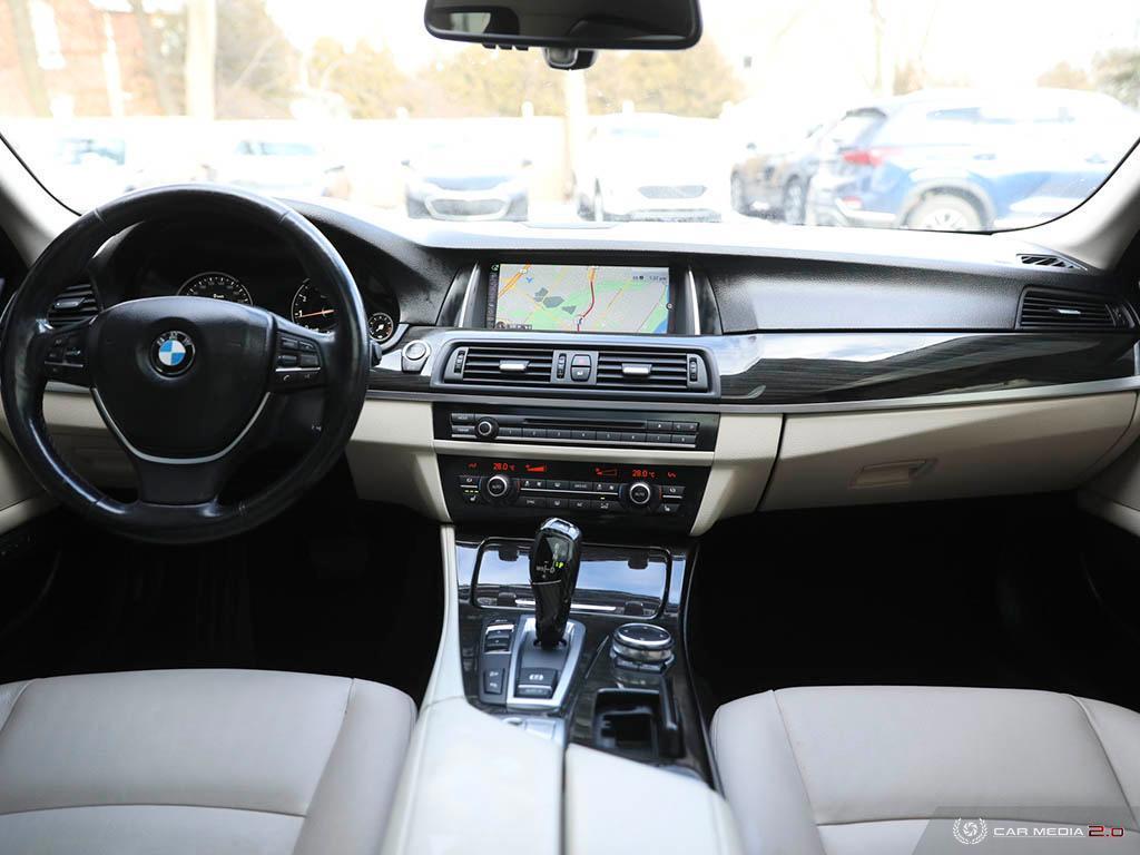 2016 BMW 5 Series 528i xDrive - Photo #25
