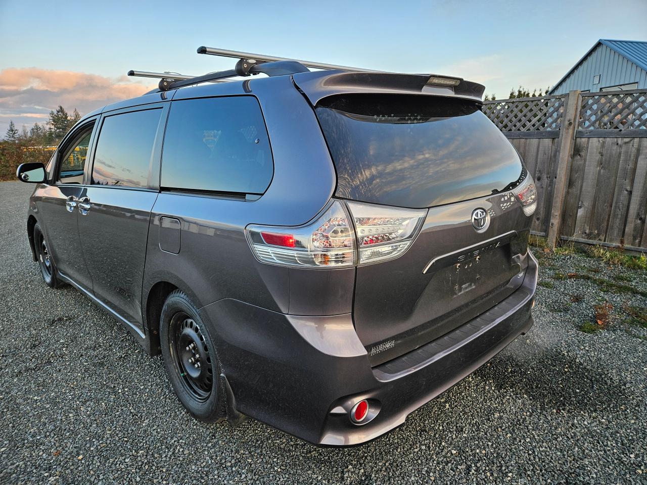 2013 Toyota Sienna  - Photo #9