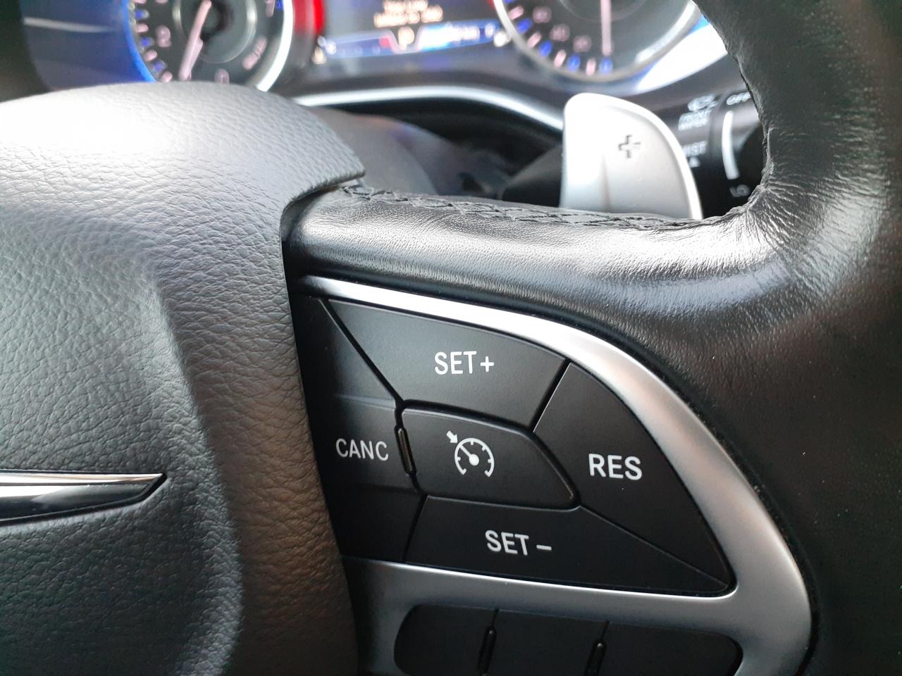 2016 Chrysler 200 C, Lthr, Pano, Remote, BU Cam,Htd Steering & Seats - Photo #15