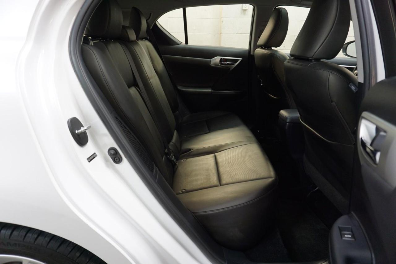 2012 Lexus CT 200h HYBRID CERTIFIED BLUETOOTH HEATED SEATS LEATHER SUNROOF CRUISE ALLOYS - Photo #16