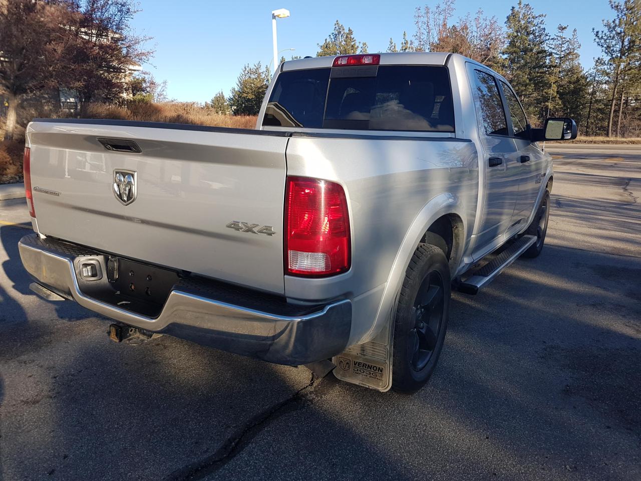 2016 RAM 1500 SLT Crew Cab SWB 4WD - Photo #27