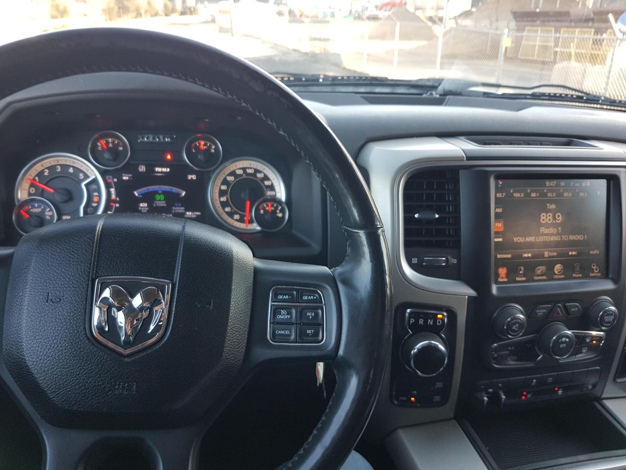 2014 RAM 1500 SLT Crew Cab SWB 4WD - Photo #15