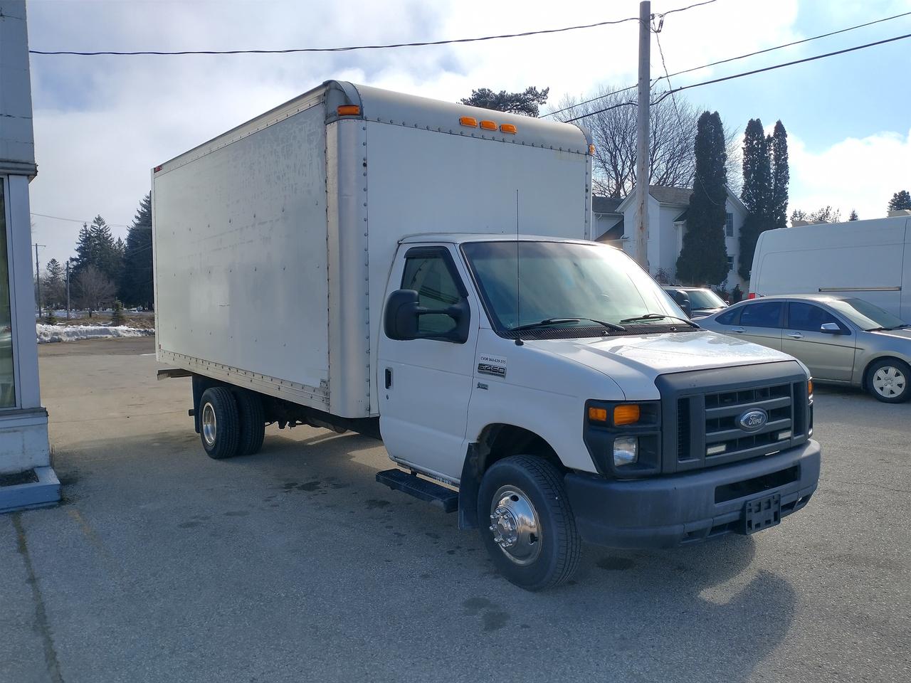 2013 Ford E450  Photo