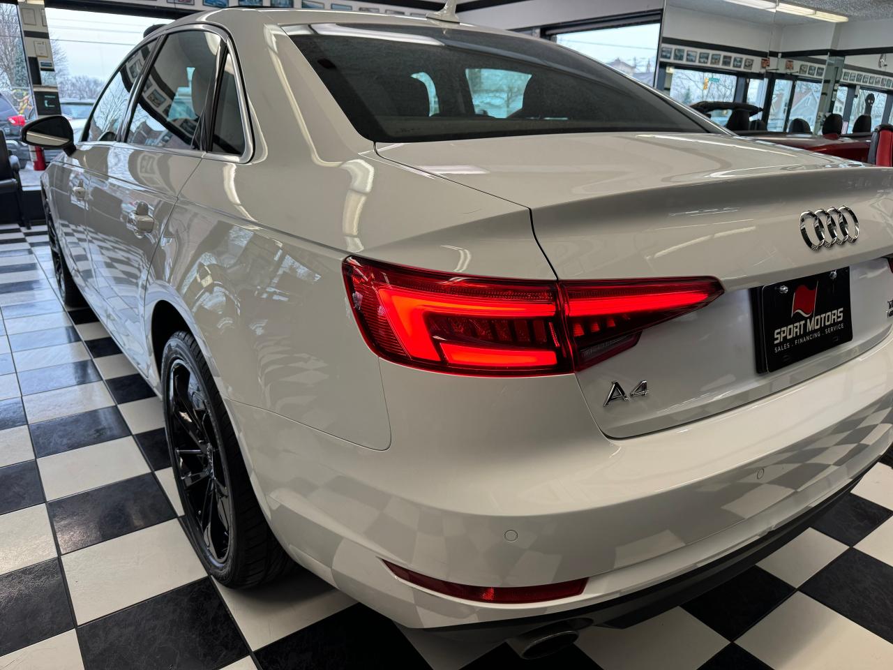 2017 Audi A4 Quattro+Sunroof+RearSensors+ApplePlay+CLEAN CARFAX - Photo #38