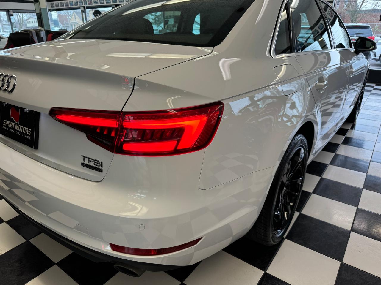 2017 Audi A4 Quattro+Sunroof+RearSensors+ApplePlay+CLEAN CARFAX Photo108