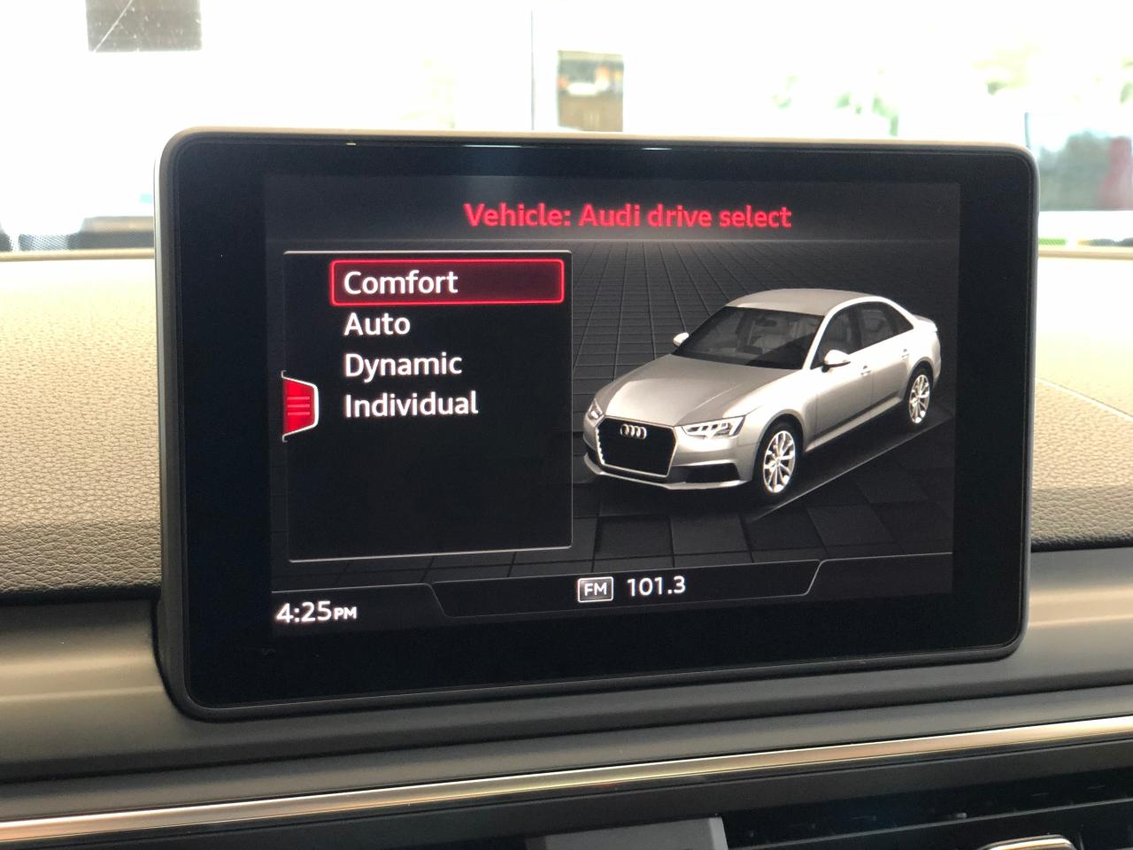 2017 Audi A4 Quattro+Sunroof+RearSensors+ApplePlay+CLEAN CARFAX Photo33