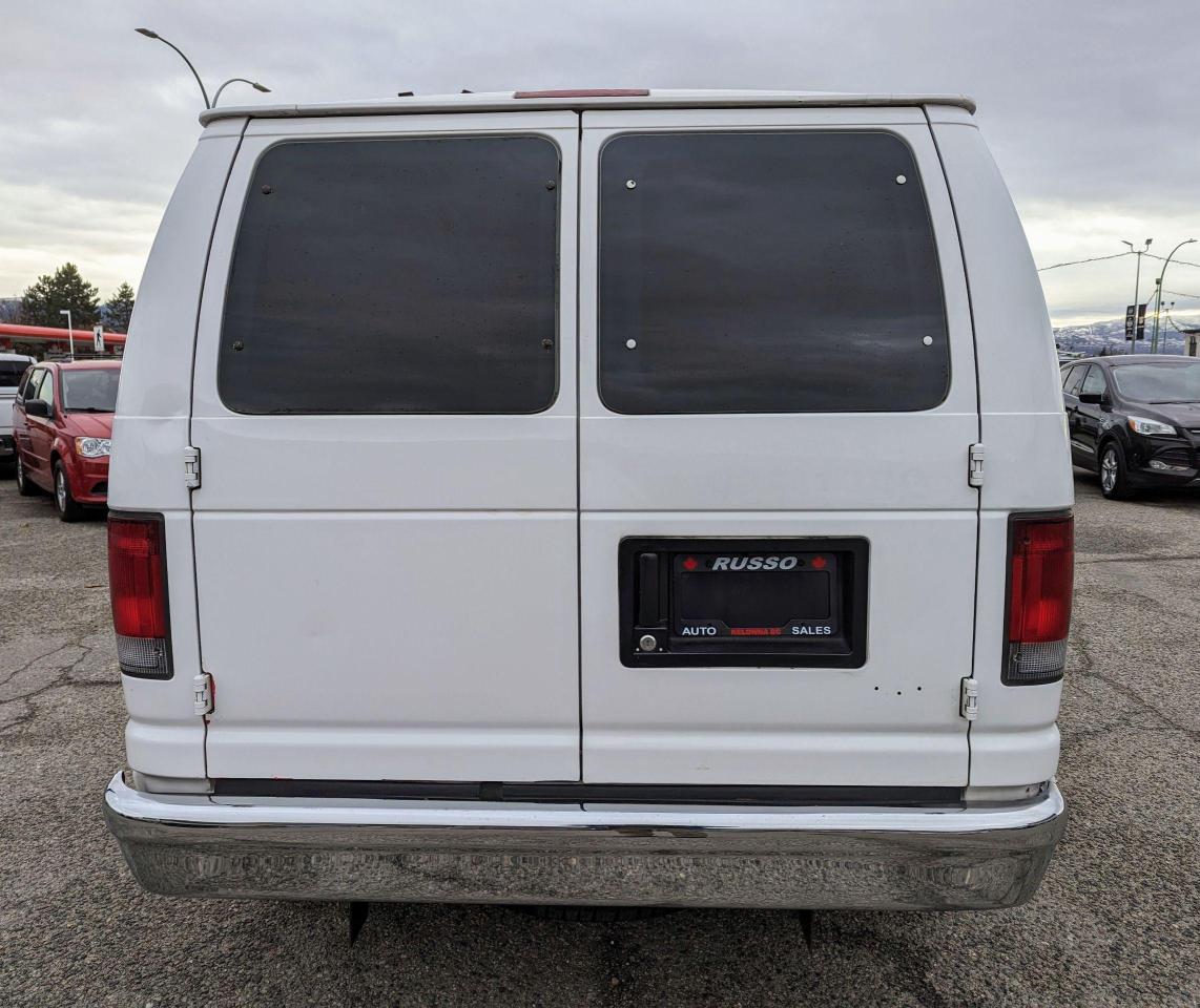 2005 Ford Econoline E-150 Refrigerated Van - Photo #6