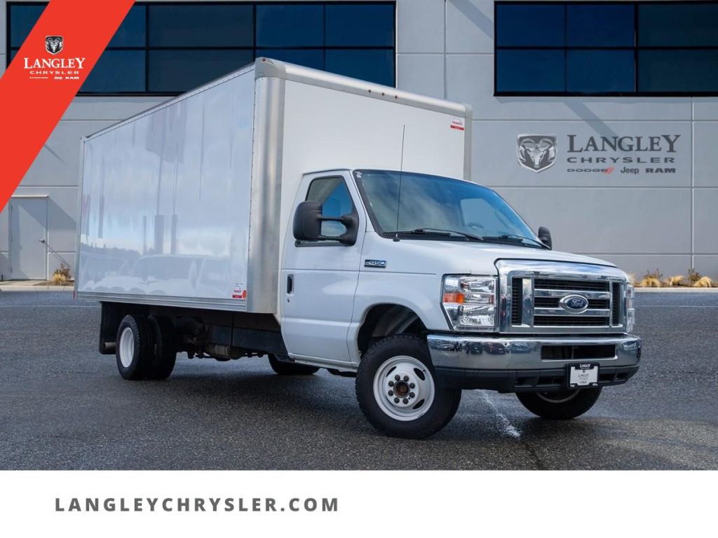 Used 2021 Ford E450 Cutaway Low KM 16FT Flat Floors for Sale in Surrey, British Columbia