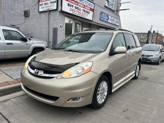 2008 Toyota Sienna 5dr XLE Mobility 8-Pass FWD - Photo #2