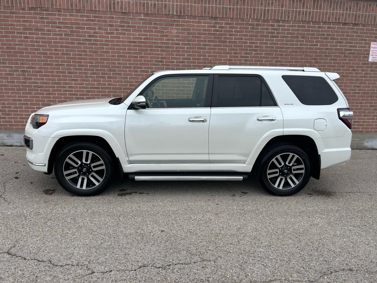 2014 Toyota 4Runner LIMITED, NO ACCIDENTS, CERTIFIED - Photo #2