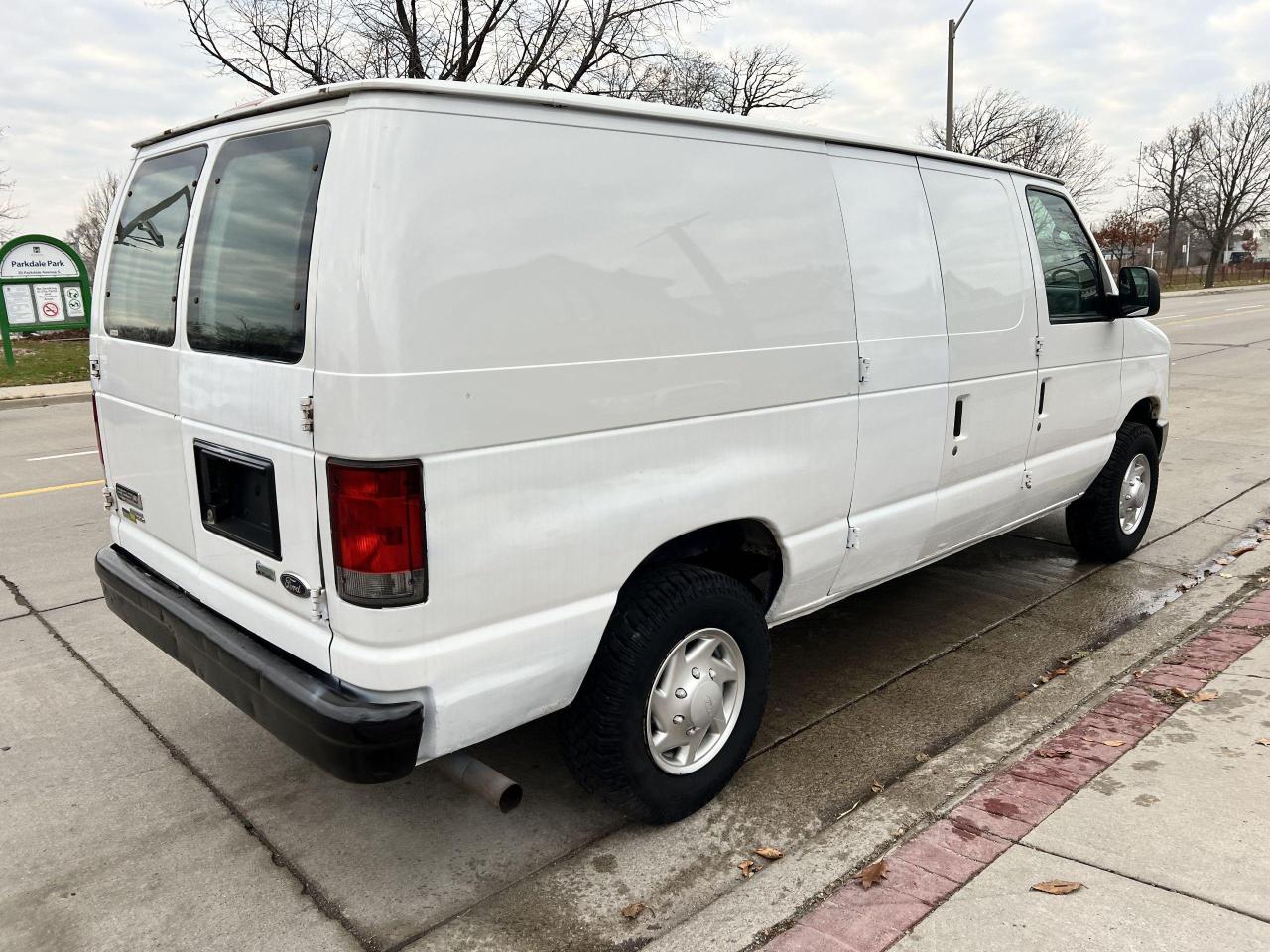 2014 Ford Econoline E-250 Commercial - Photo #9