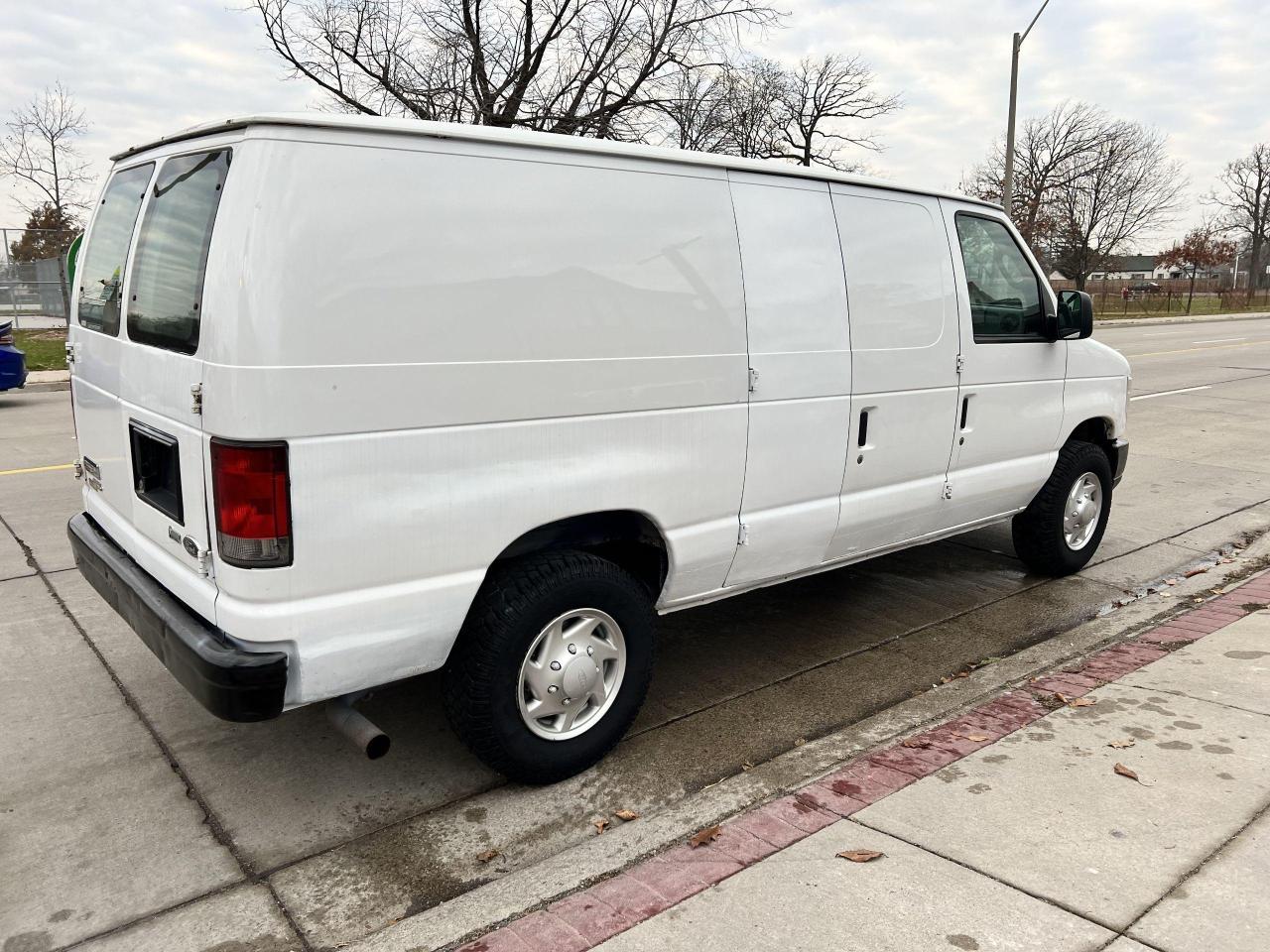 2014 Ford Econoline E-250 Commercial - Photo #10