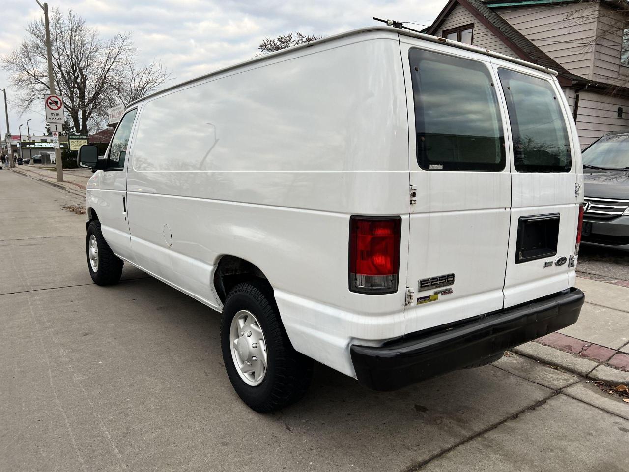 2014 Ford Econoline E-250 Commercial - Photo #13