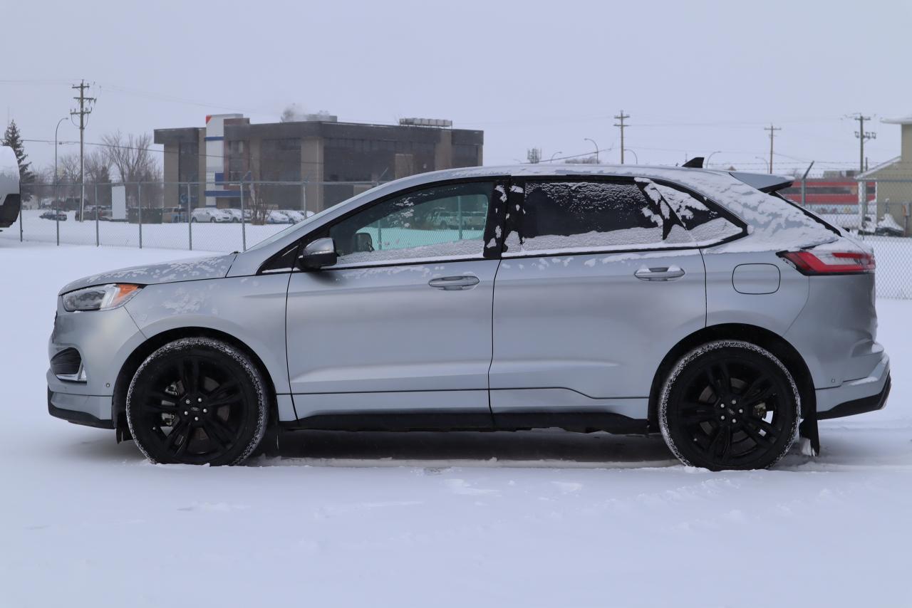 2020 Ford Edge ST Photo5