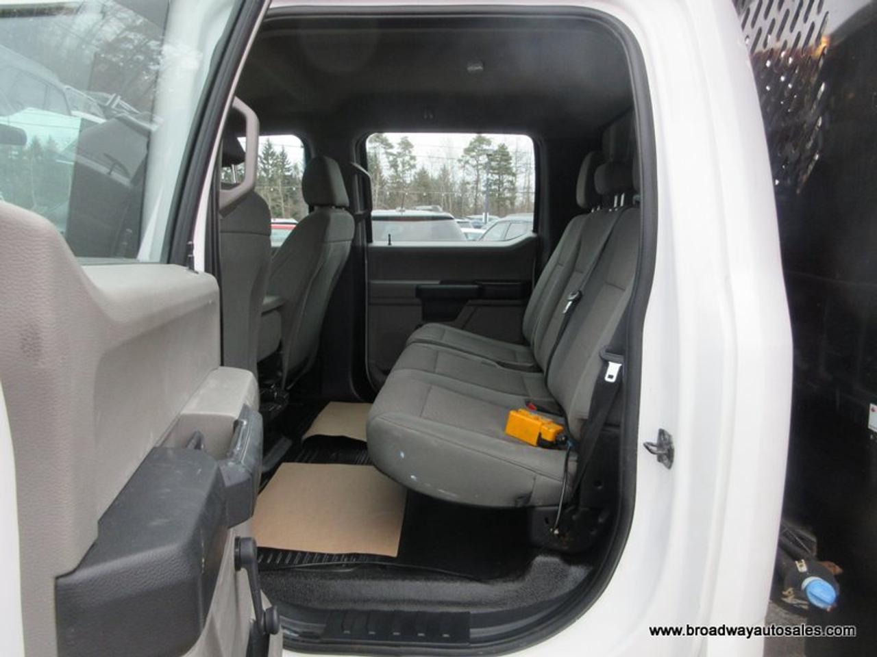 2020 Ford F-550 WORK READY XL-MODEL 6 PASSENGER 6.7L - POWER STROKE DIESEL.. 4X4.. CREW-CAB.. VOTH-HYDRAULIC-DUMP-BOX.. TRAILER BRAKE.. KEYLESS ENTRY.. Photo