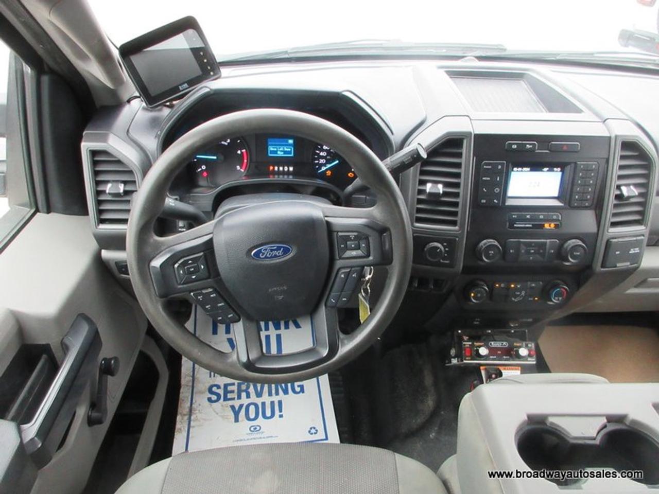 2020 Ford F-550 WORK READY XL-MODEL 6 PASSENGER 6.7L - POWER STROKE DIESEL.. 4X4.. CREW-CAB.. VOTH-HYDRAULIC-DUMP-BOX.. TRAILER BRAKE.. KEYLESS ENTRY.. Photo