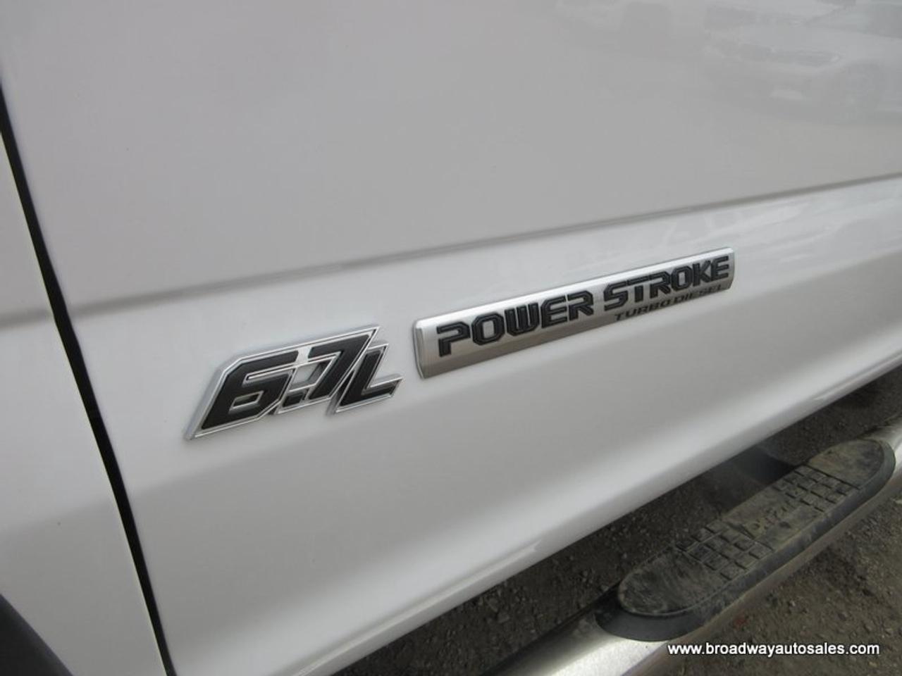 2020 Ford F-550 WORK READY XL-MODEL 6 PASSENGER 6.7L - POWER STROKE DIESEL.. 4X4.. CREW-CAB.. VOTH-HYDRAULIC-DUMP-BOX.. TRAILER BRAKE.. KEYLESS ENTRY.. Photo