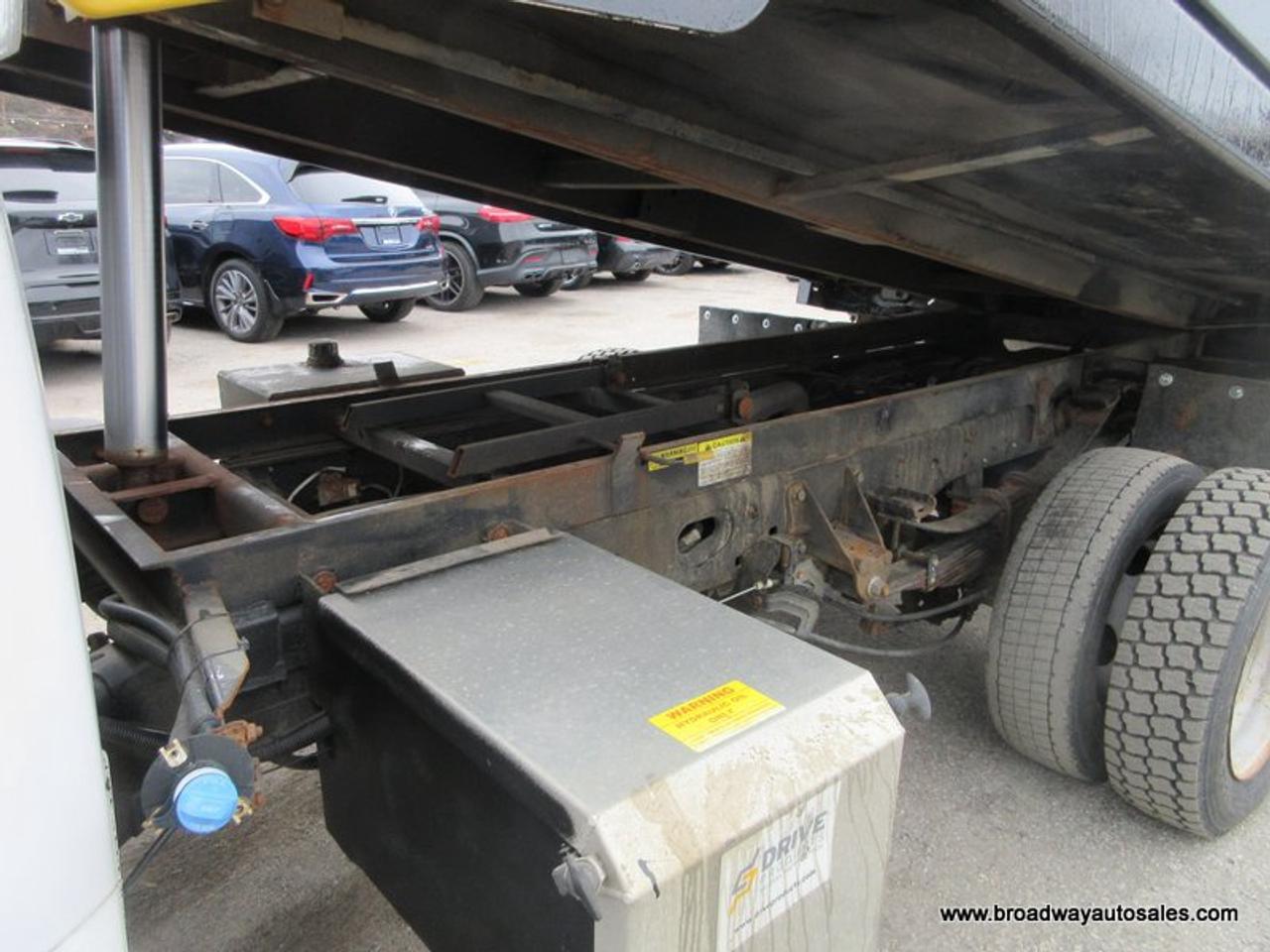 2020 Ford F-550 WORK READY XL-MODEL 6 PASSENGER 6.7L - POWER STROKE DIESEL.. 4X4.. CREW-CAB.. VOTH-HYDRAULIC-DUMP-BOX.. TRAILER BRAKE.. KEYLESS ENTRY.. Photo