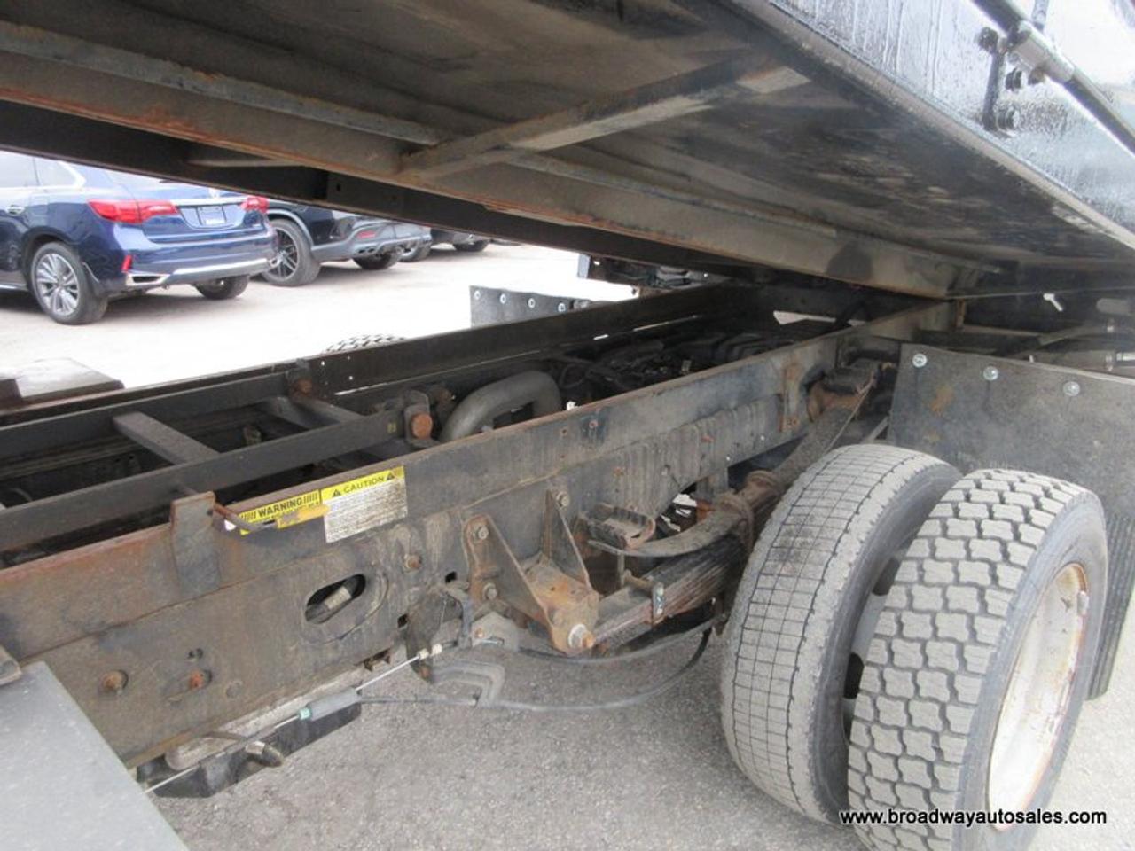 2020 Ford F-550 WORK READY XL-MODEL 6 PASSENGER 6.7L - POWER STROKE DIESEL.. 4X4.. CREW-CAB.. VOTH-HYDRAULIC-DUMP-BOX.. TRAILER BRAKE.. KEYLESS ENTRY.. Photo