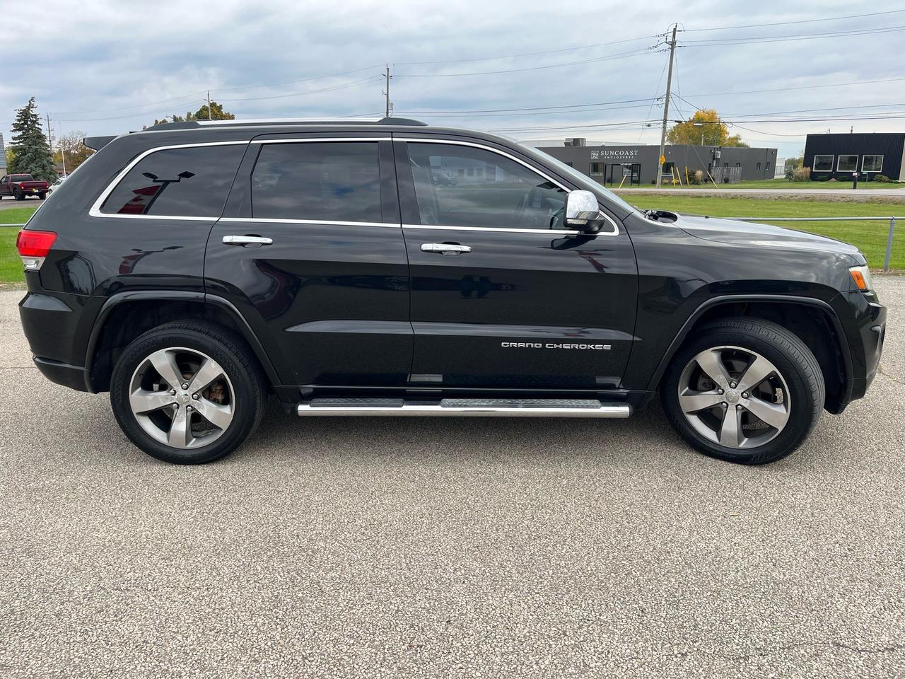 2014 Jeep Grand Cherokee Overland Photo