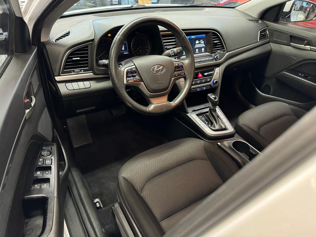 2018 Hyundai Elantra GL SE+Roof+ApplePlay+Blind Spot+CLEAN CARFAX - Photo #18