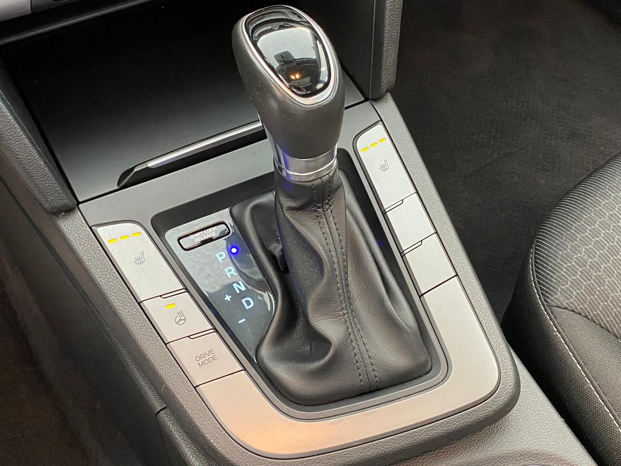2018 Hyundai Elantra GL SE+Roof+ApplePlay+Blind Spot+CLEAN CARFAX Photo98
