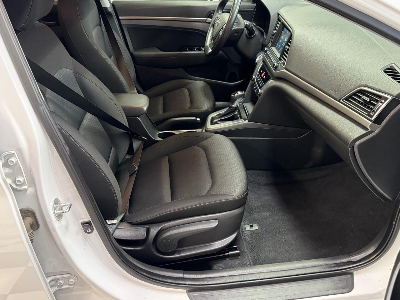 2018 Hyundai Elantra GL SE+Roof+ApplePlay+Blind Spot+CLEAN CARFAX - Photo #22