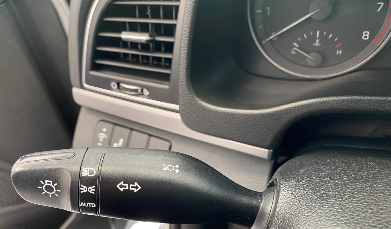 2018 Hyundai Elantra GL SE+Roof+ApplePlay+Blind Spot+CLEAN CARFAX Photo110
