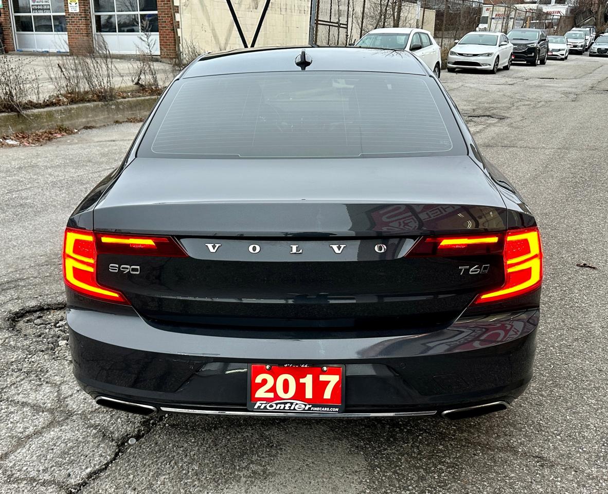 2017 Volvo S90 T6 Momentum Photo4