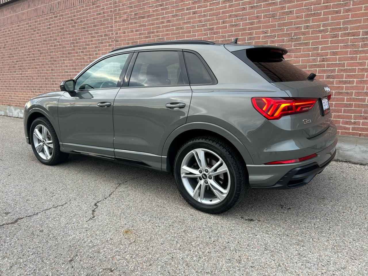 2021 Audi Q3 Technik 45 TFSI quattro  S LINE - Photo #6