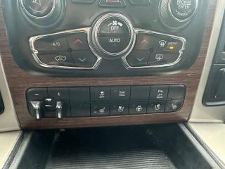 2015 RAM 1500 4WD Crew Cab 140.5" Laramie - Photo #15