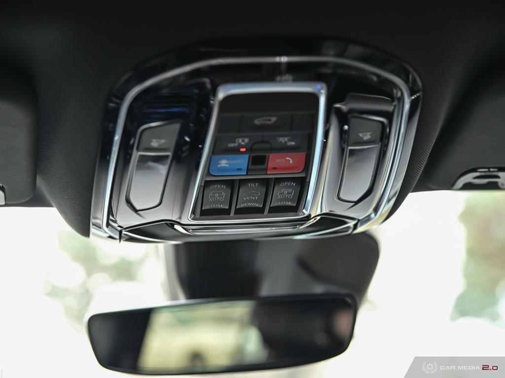 2022 Jeep Grand Wagoneer Series I | Front passenger interactive display - Photo #22