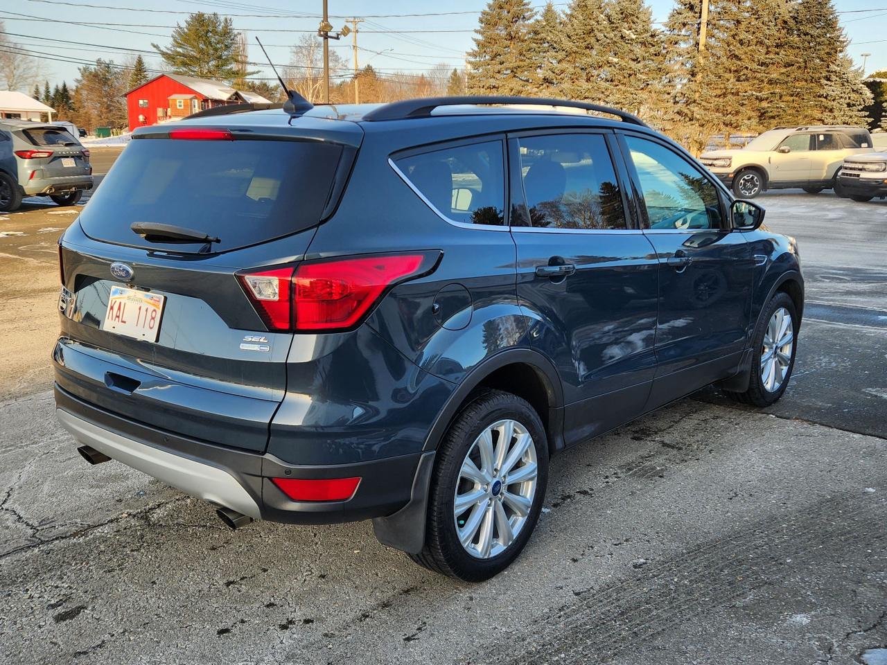 2019 Ford Escape SEL Photo5