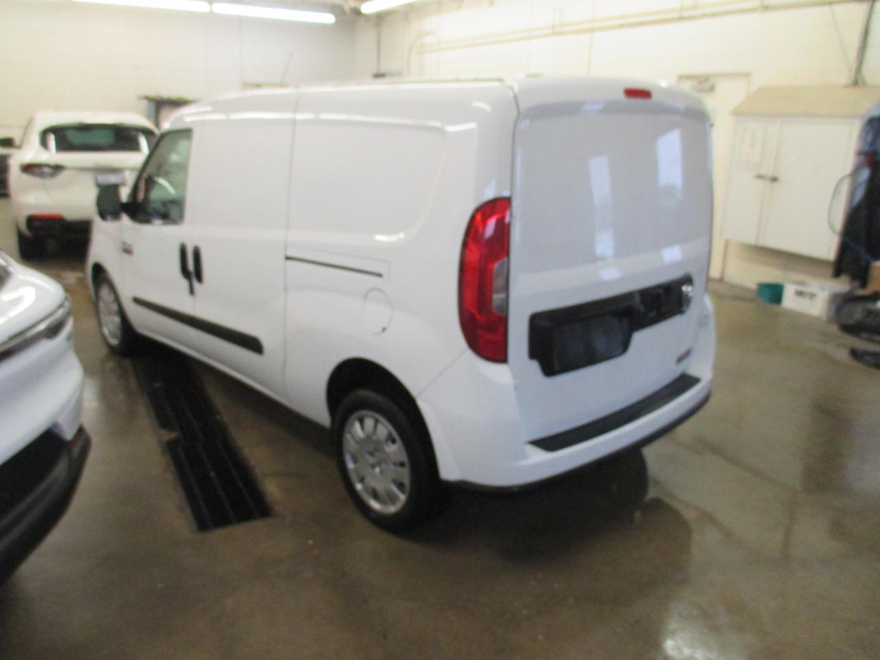 2022 RAM ProMaster Cargo Van - Photo #4