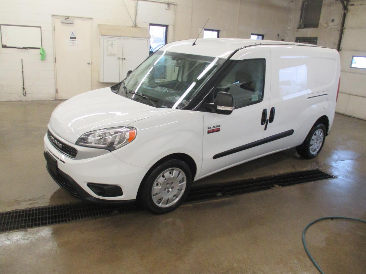 2022 RAM ProMaster Cargo Van - Photo #3